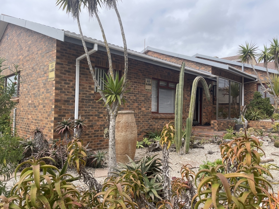 4 Bedroom Property for Sale in Country Club Western Cape